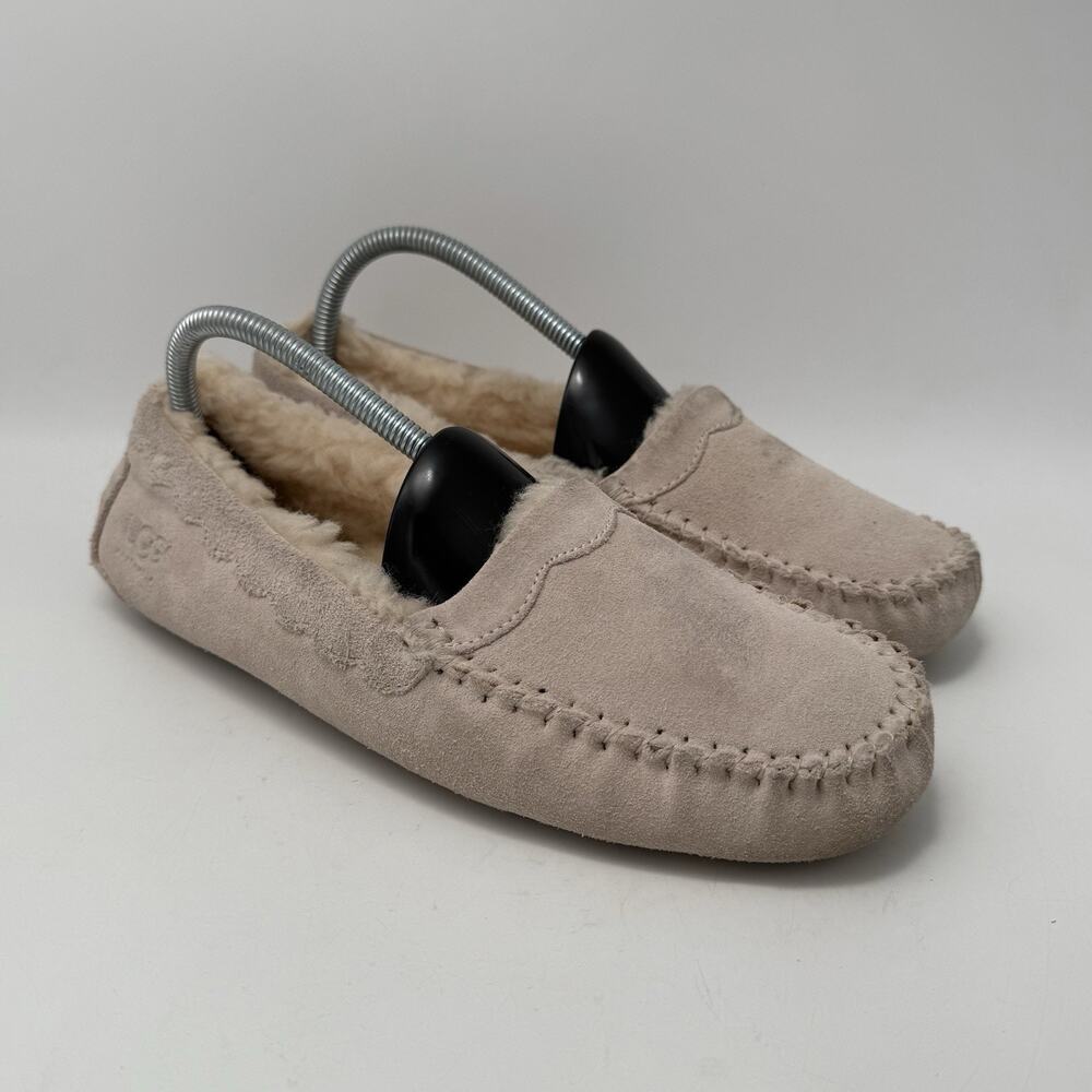 UGG Ansley Moccasin Slippers Womens Size 9 US Beige Tan Sheepskin Suede Loafer